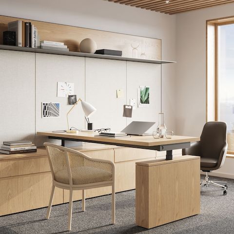 Geiger One Private Office in Natural Oak with Saiba Chair and Landmark Guest Seating.