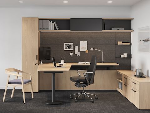 Geiger One Private Office in natural Oak with Taper and Full Twist seating.