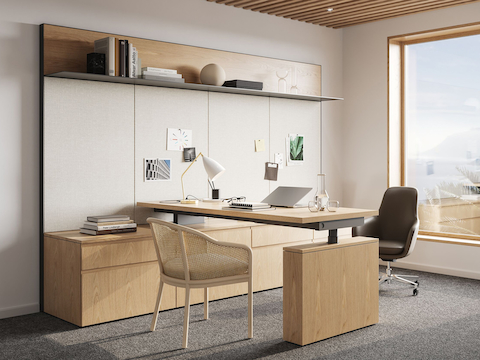 Geiger One Private Office in Natural Oak with Saiba Chair and Landmark guest seating.