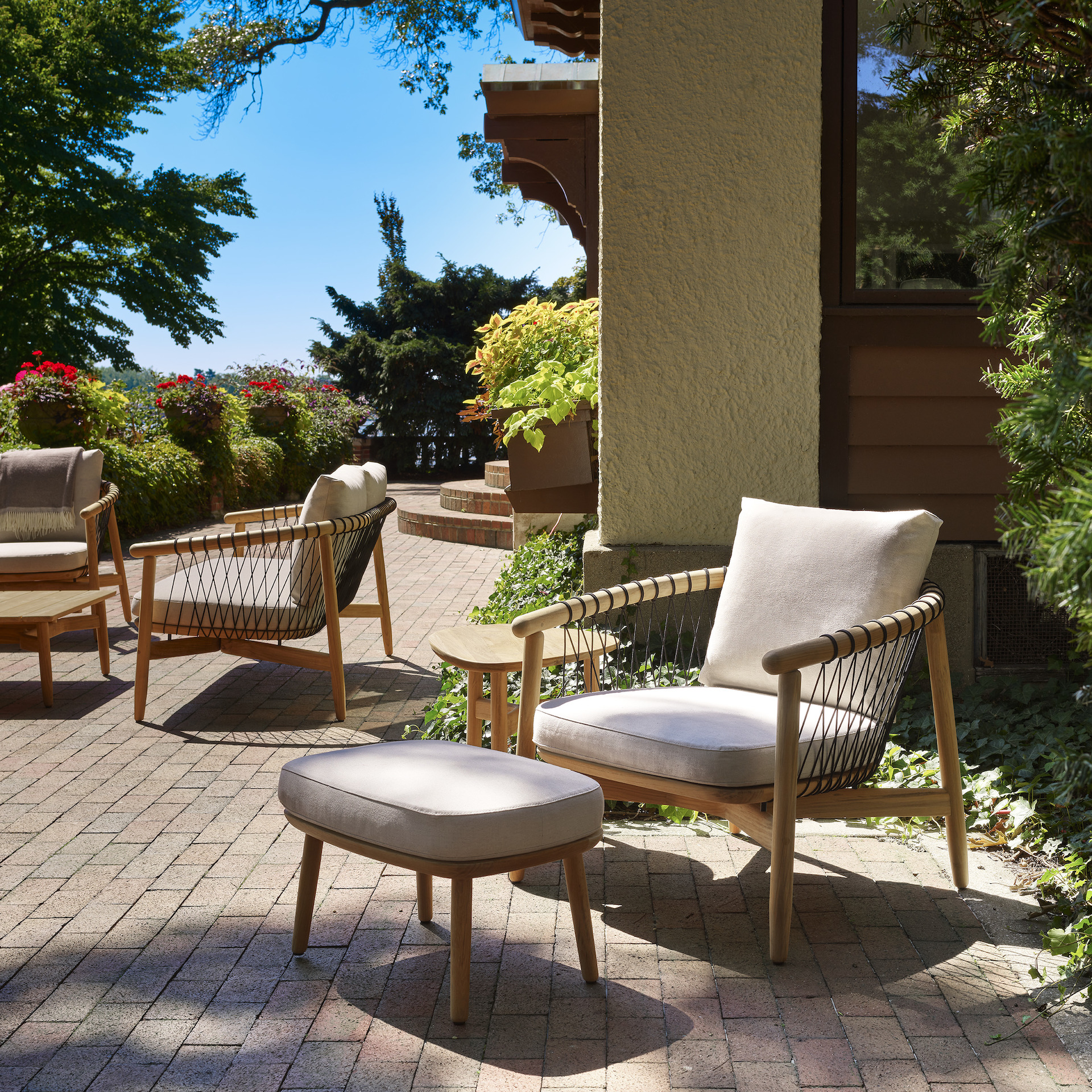 Crosshatch Outdoor Chair and Ottoman Images - Geiger
